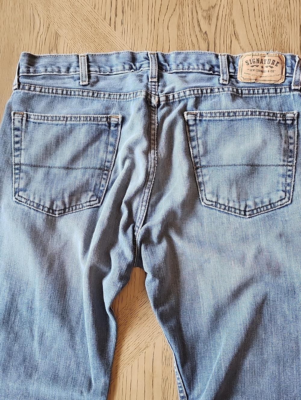 Men's Signature Levi's Size 38x32 Regular Fit